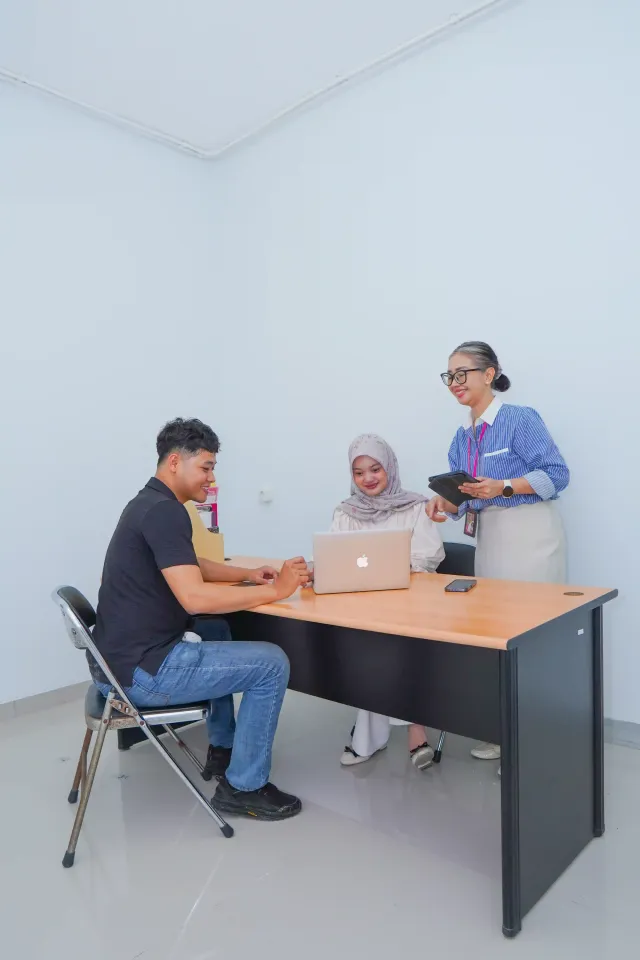 Ruang Kantor di Kampus Mugas, foto 2 dari 22